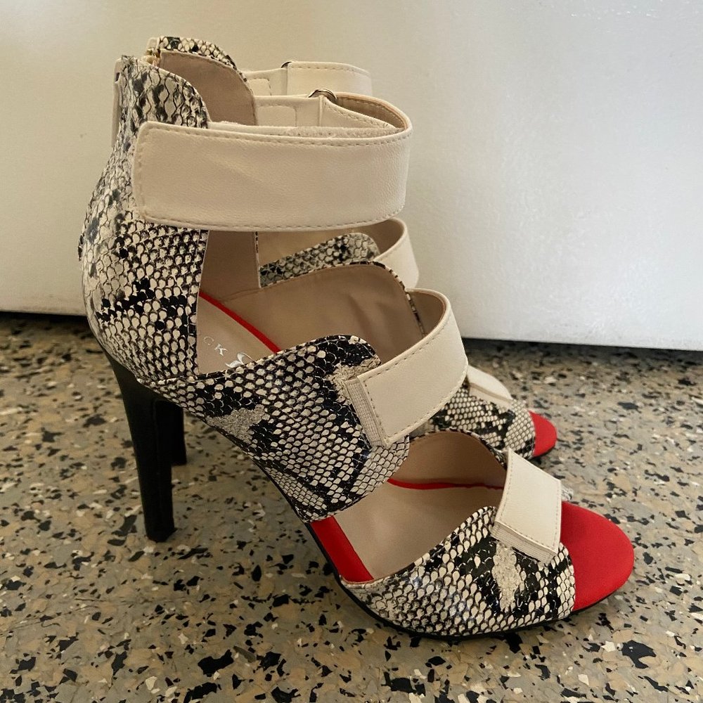 Rock & Republic Hollie Snack Print Heels